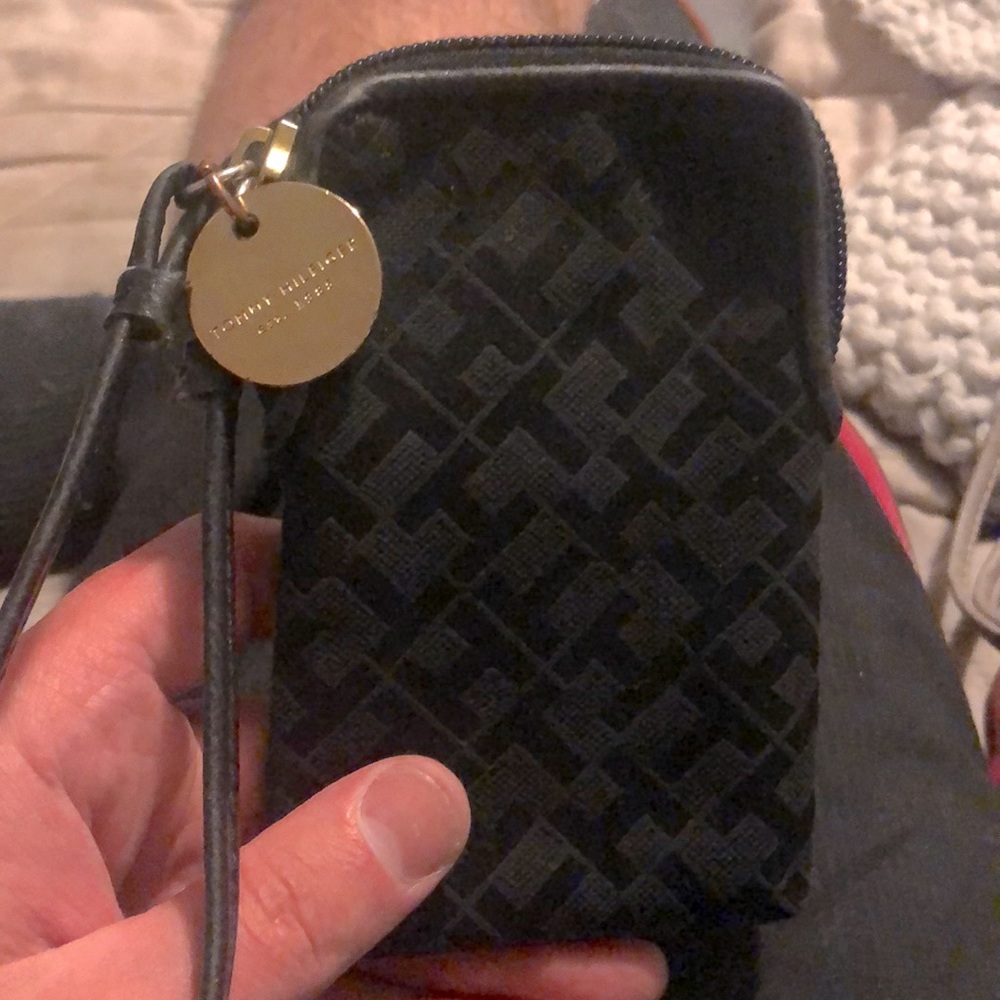 Tommy Hilfiger IDK Wallet Coin Purse Monogram Wristlet Cell Phone Thing?